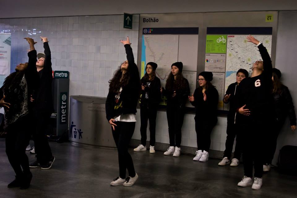 599671_662307437147258_1794811866_n